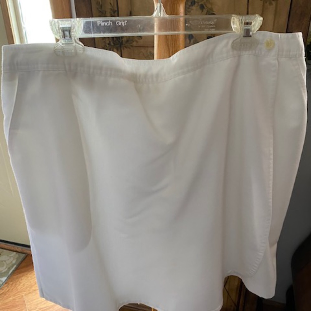 Alfred Dunner Woman's Skort (Skirt & Short in 1)